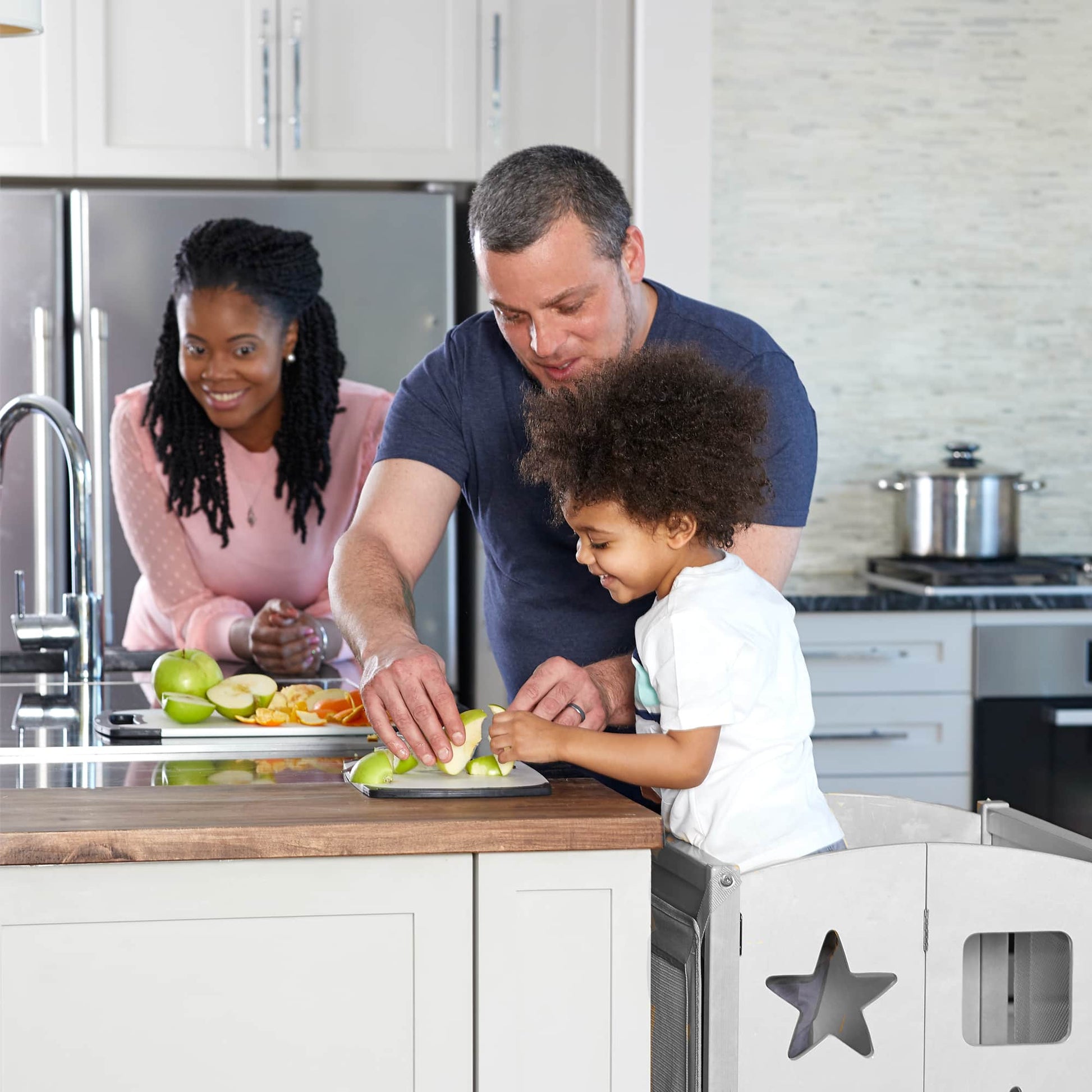 Classic Kitchen Helper® Toddler Tower